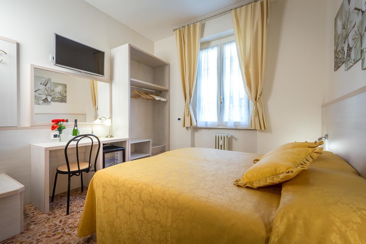 B&B Dolce Luna ฟลอเรนซ์ ภายนอก รูปภาพ