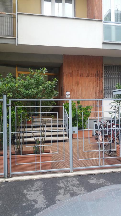 B&B Dolce Luna ฟลอเรนซ์ ภายนอก รูปภาพ