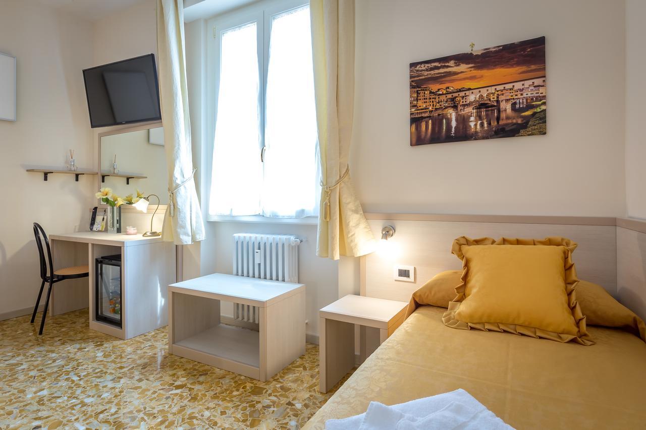 B&B Dolce Luna ฟลอเรนซ์ ภายนอก รูปภาพ